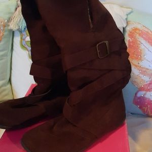 Dollhouse Brown 👢